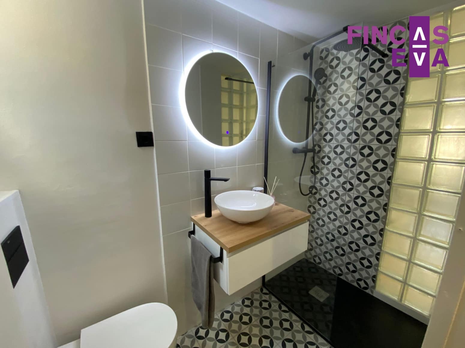 2 bedroom Flat for sale in Barcelona city - € 272,000 (Ref: 8416589)