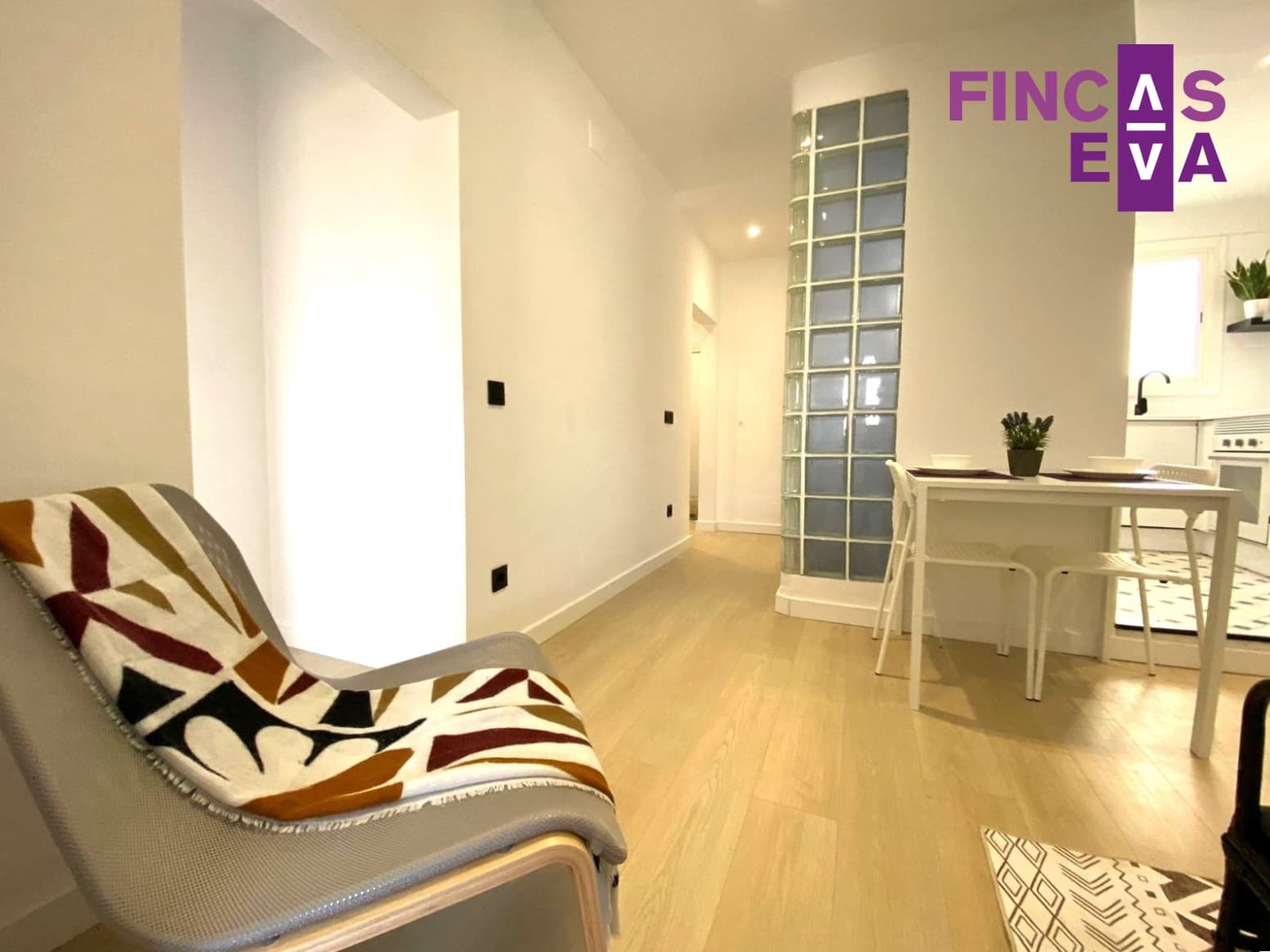 2 bedroom Flat for sale in Barcelona city - € 272,000 (Ref: 8416589)