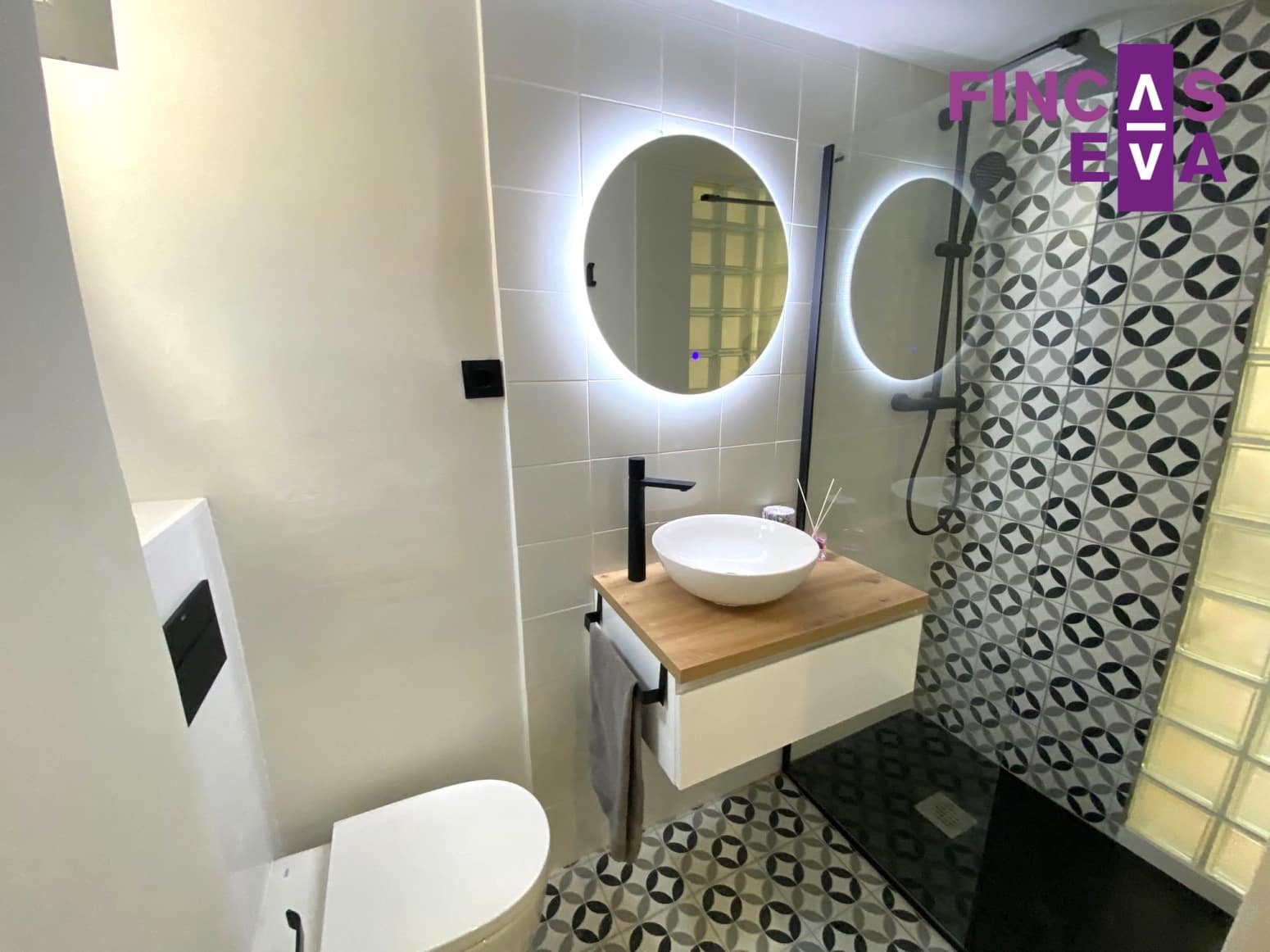 2 bedroom Flat for sale in Barcelona city - € 272,000 (Ref: 8416589)