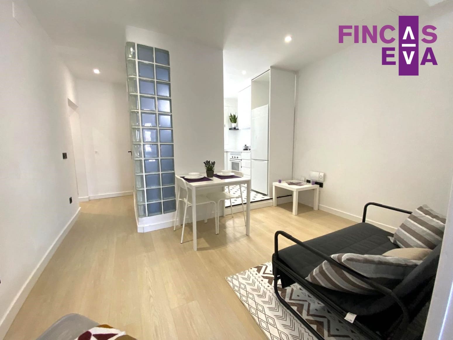 2 bedroom Flat for sale in Barcelona city - € 272,000 (Ref: 8416589)