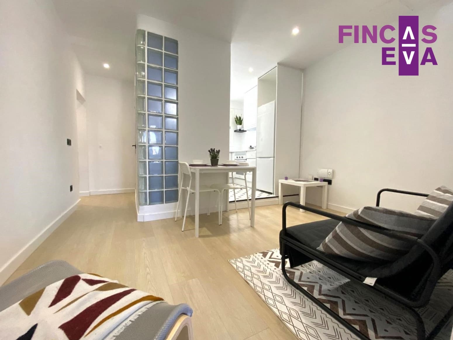 2 bedroom Flat for sale in Barcelona city - € 272,000 (Ref: 8416589)
