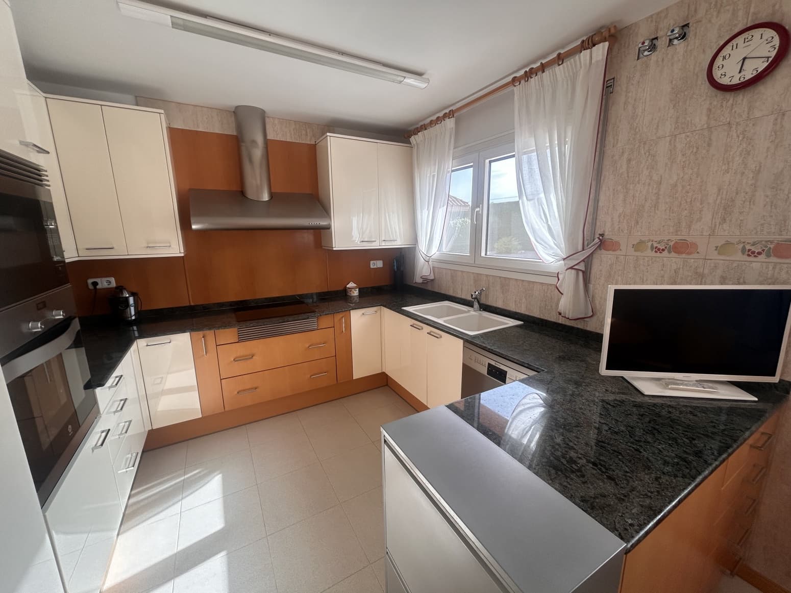 4 soveværelse Villa til salg i Almoster med swimmingpool garage - € 798.000 (Ref: 8418401)