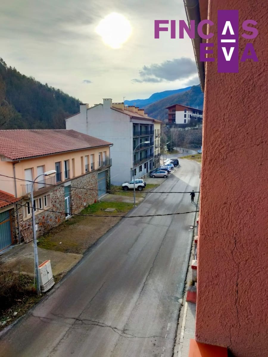 4 soveværelse Lejlighed til salg i Ribes de Freser med garage - € 139.000 (Ref: 8425539)