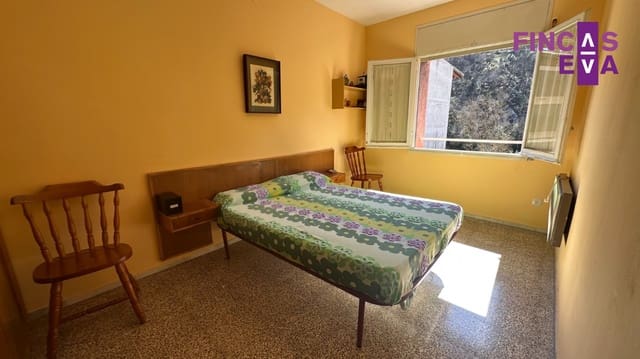 4 slaapkamer Flat te koop in Ribes de Freser met garage - € 139.000 (Ref: 8425539)