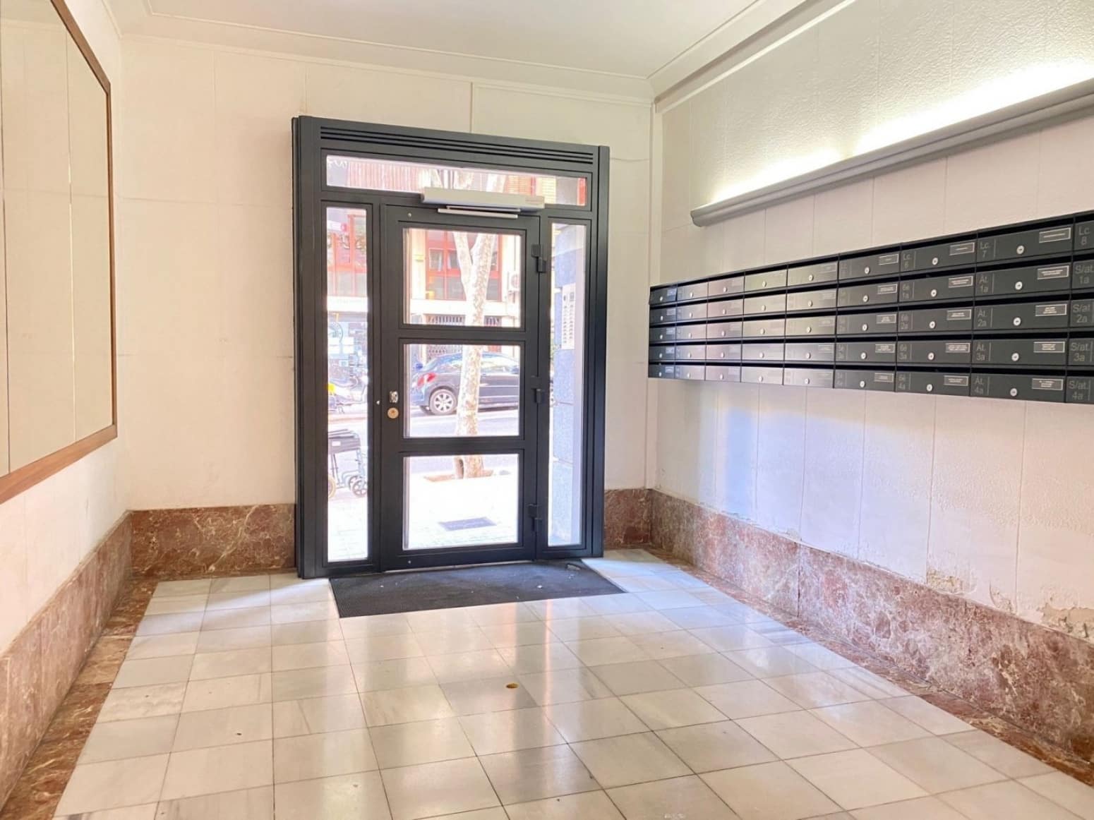 5 soveværelse Lejlighed til salg i Barcelona by - € 550.000 (Ref: 8560897)