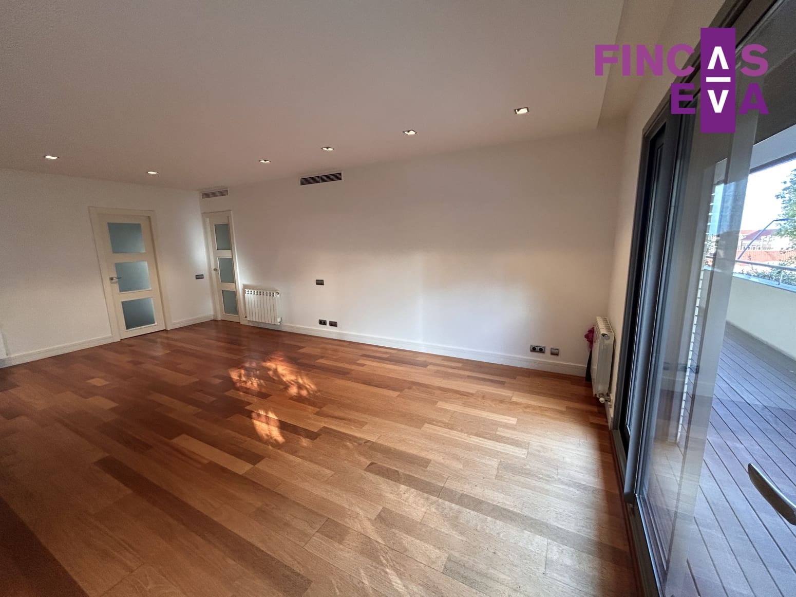 2 soveværelse Lejlighed til salg i Barcelona by med swimmingpool - € 1.140.000 (Ref: 8572674)