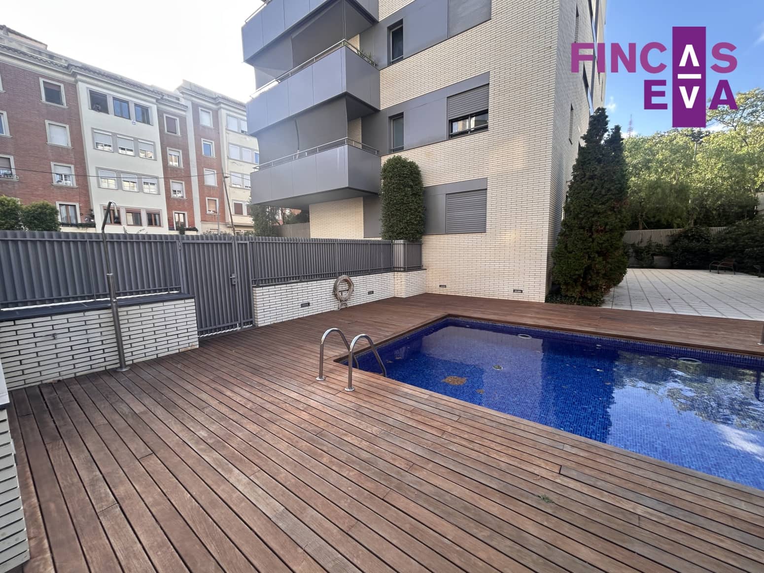 2 soveværelse Lejlighed til salg i Barcelona by med swimmingpool - € 1.140.000 (Ref: 8572674)