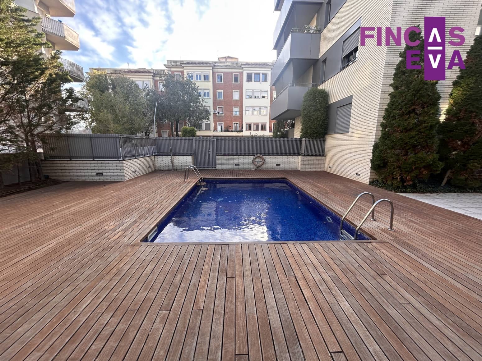 2 soveværelse Lejlighed til salg i Barcelona by med swimmingpool - € 1.140.000 (Ref: 8572674)