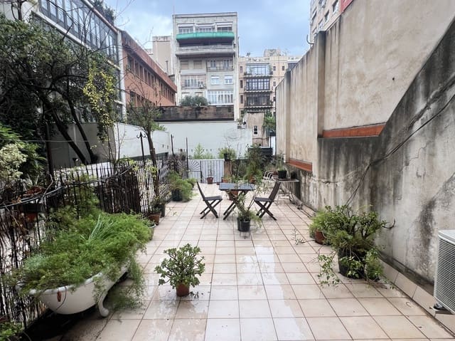 3 soverom Leilighet til salgs i La Dreta de L'Eixample, Barcelona by - € 690 000 (Ref: 8596593)