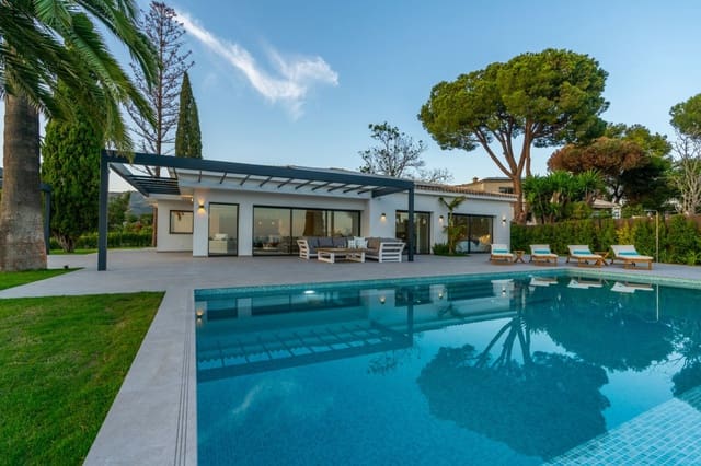 Chalet de 4 habitaciones en Elviria, Marbella en venta - 2.795.000 € (Ref: 8677111)