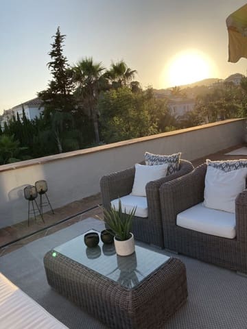 4 soverom Villa til salgs i Las Brisas, Marbella med svømmebasseng garasje - € 2 295 000 (Ref: 8677112)