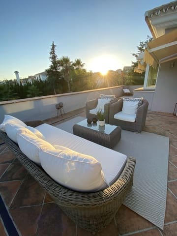 4 soverom Villa til salgs i Las Brisas, Marbella med svømmebasseng garasje - € 2 295 000 (Ref: 8677112)