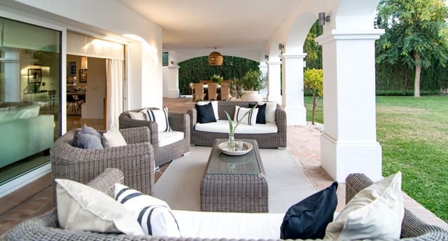 4 soverom Villa til salgs i Las Brisas, Marbella med svømmebasseng garasje - € 2 295 000 (Ref: 8677112)