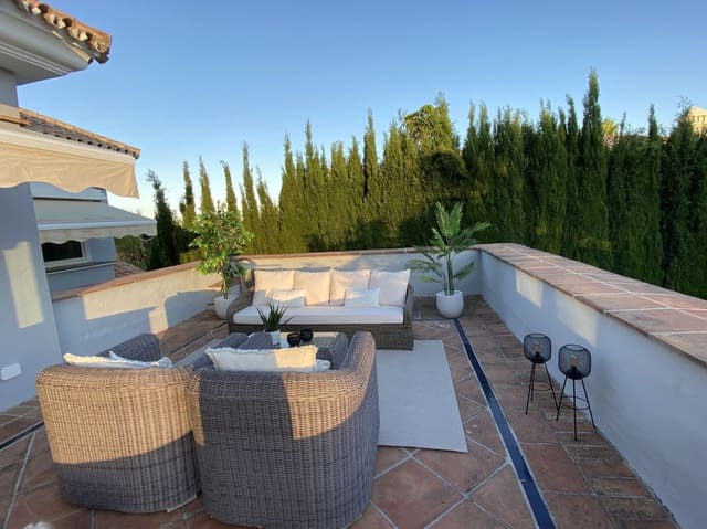 4 soverom Villa til salgs i Las Brisas, Marbella med svømmebasseng garasje - € 2 295 000 (Ref: 8677112)