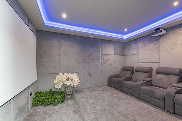 5 soverom Villa til salgs i El Rosario, Marbella med svømmebasseng garasje - € 2 950 000 (Ref: 8681611)