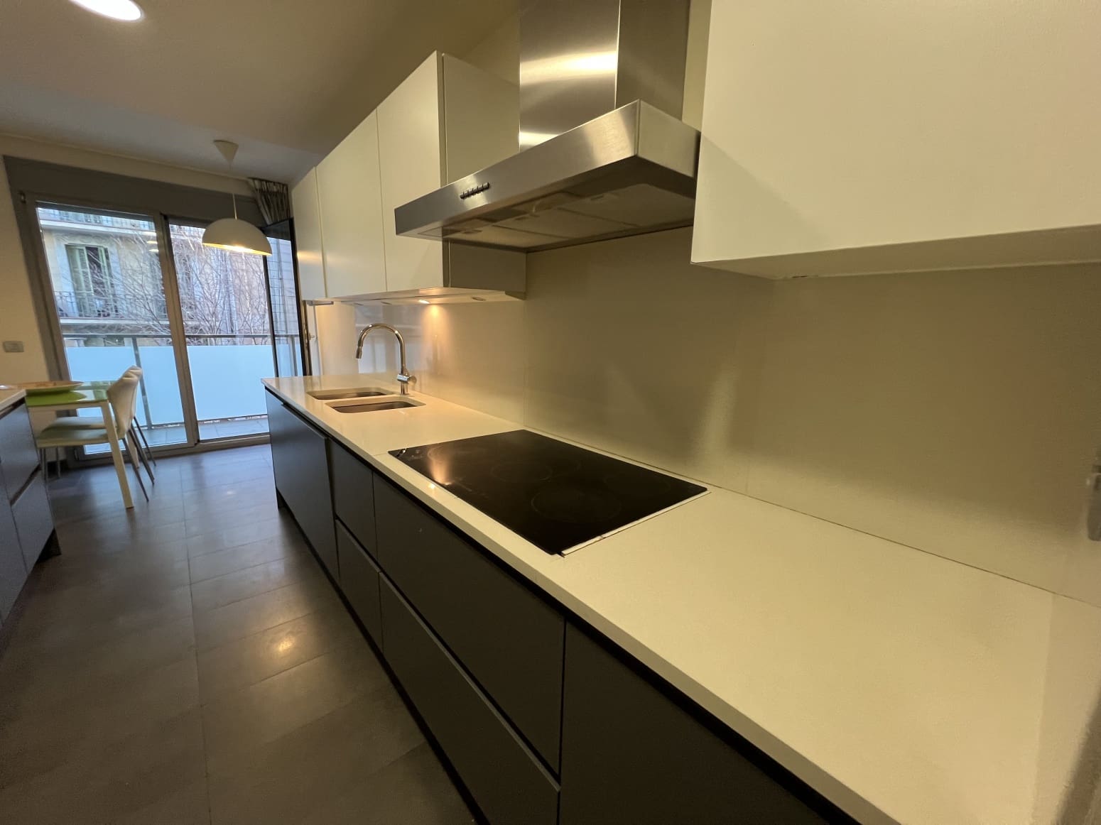 3 soveværelse Lejlighed til salg i Barcelona by - € 990.000 (Ref: 8782300)