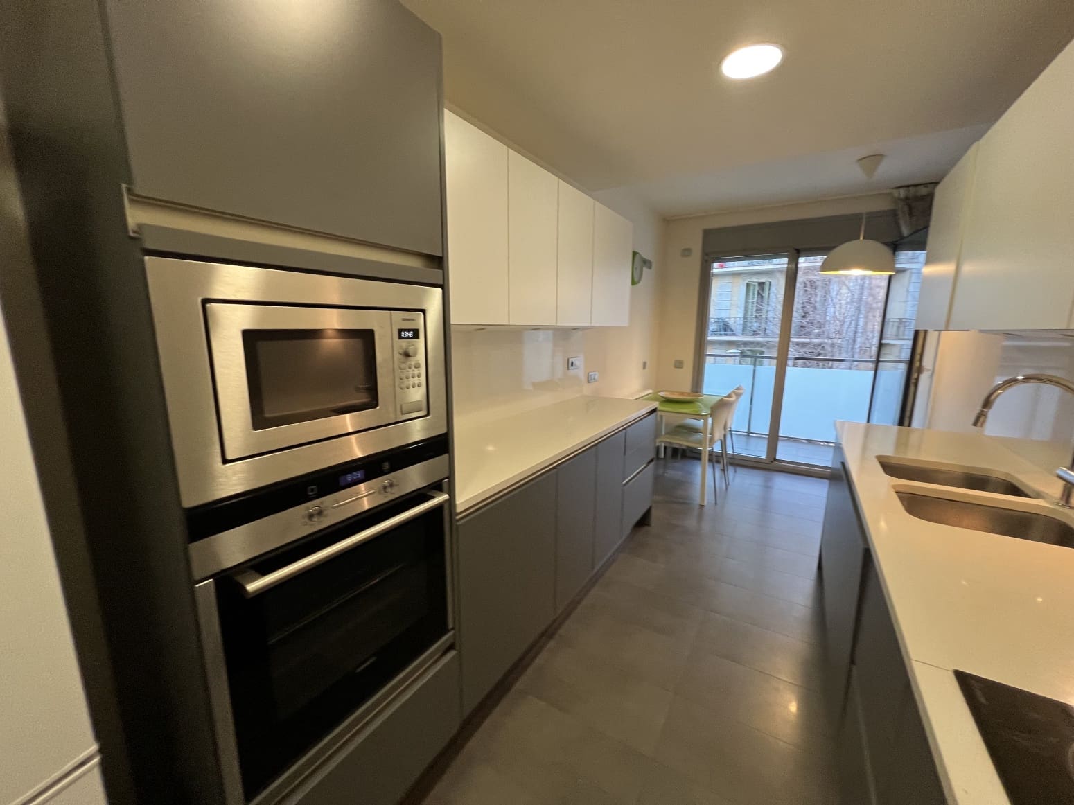 3 soveværelse Lejlighed til salg i Barcelona by - € 990.000 (Ref: 8782300)