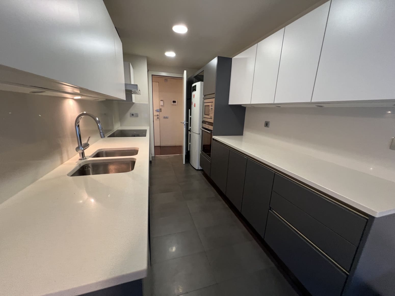 3 soveværelse Lejlighed til salg i Barcelona by - € 990.000 (Ref: 8782300)