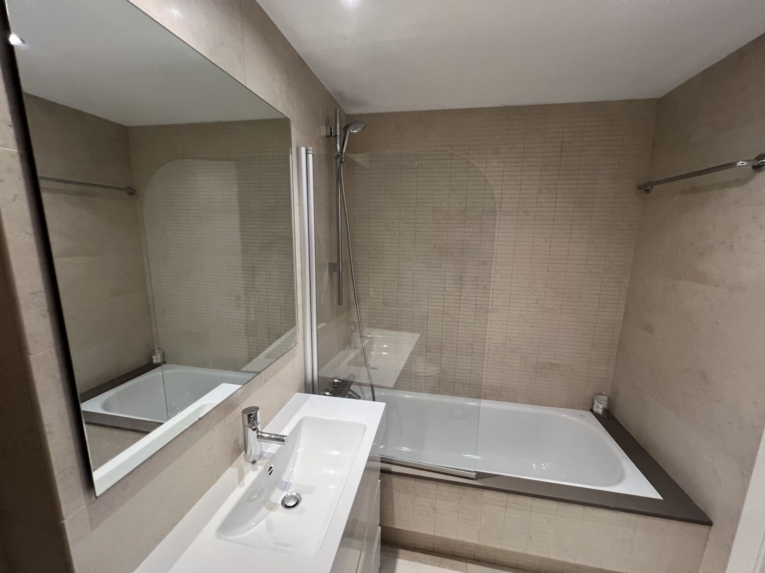 3 soveværelse Lejlighed til salg i Barcelona by - € 990.000 (Ref: 8782300)