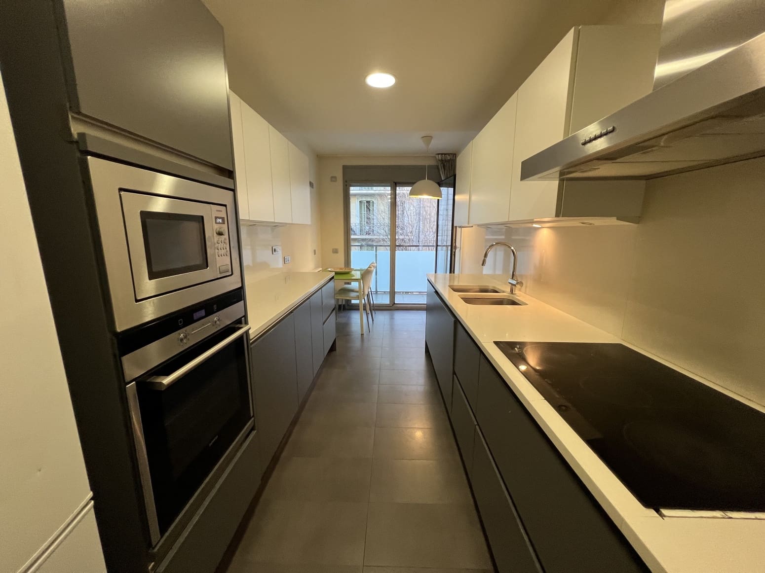 3 soveværelse Lejlighed til salg i Barcelona by - € 990.000 (Ref: 8782300)