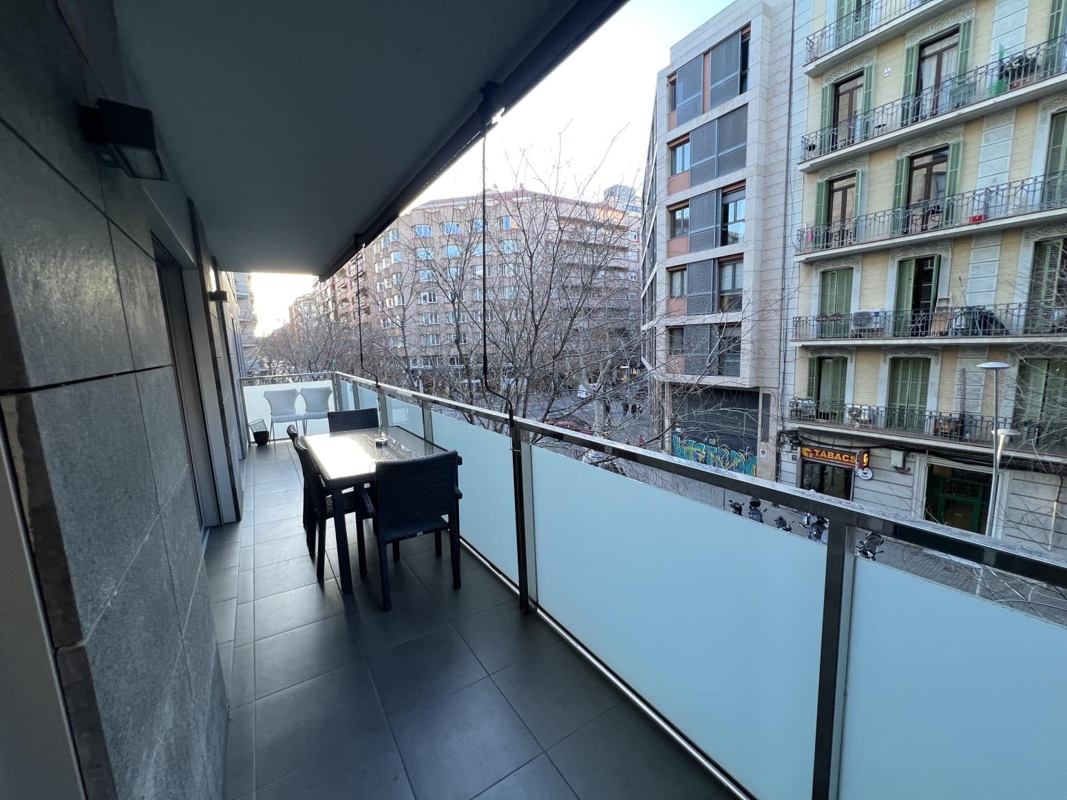 3 soveværelse Lejlighed til salg i Barcelona by - € 990.000 (Ref: 8782300)