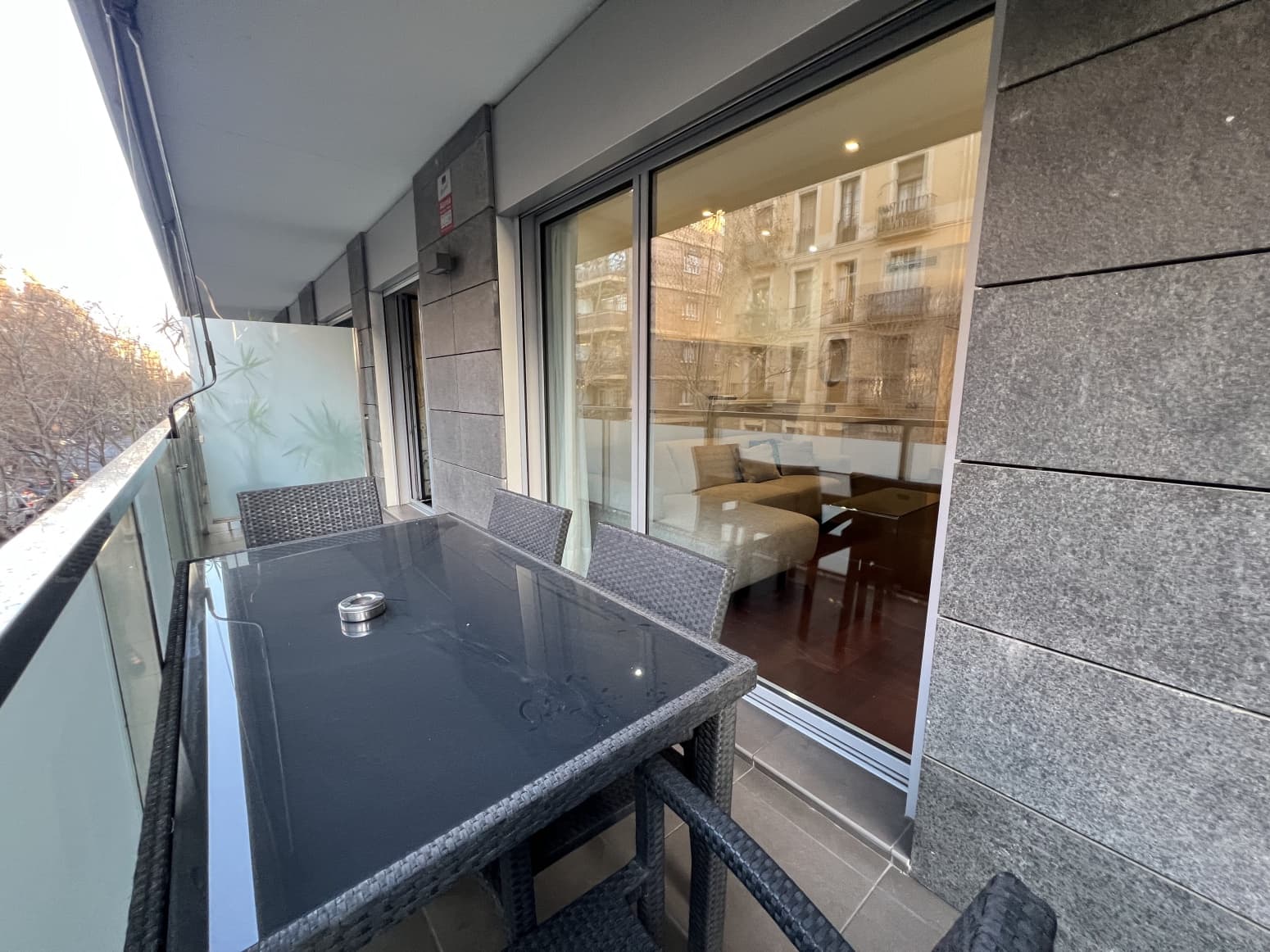 3 soveværelse Lejlighed til salg i Barcelona by - € 990.000 (Ref: 8782300)