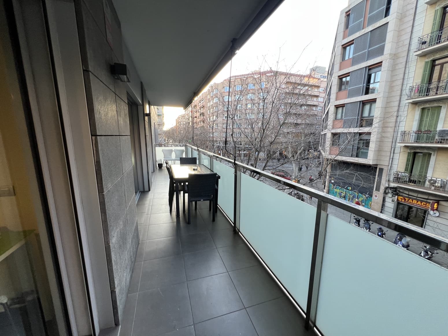 3 soveværelse Lejlighed til salg i Barcelona by - € 990.000 (Ref: 8782300)