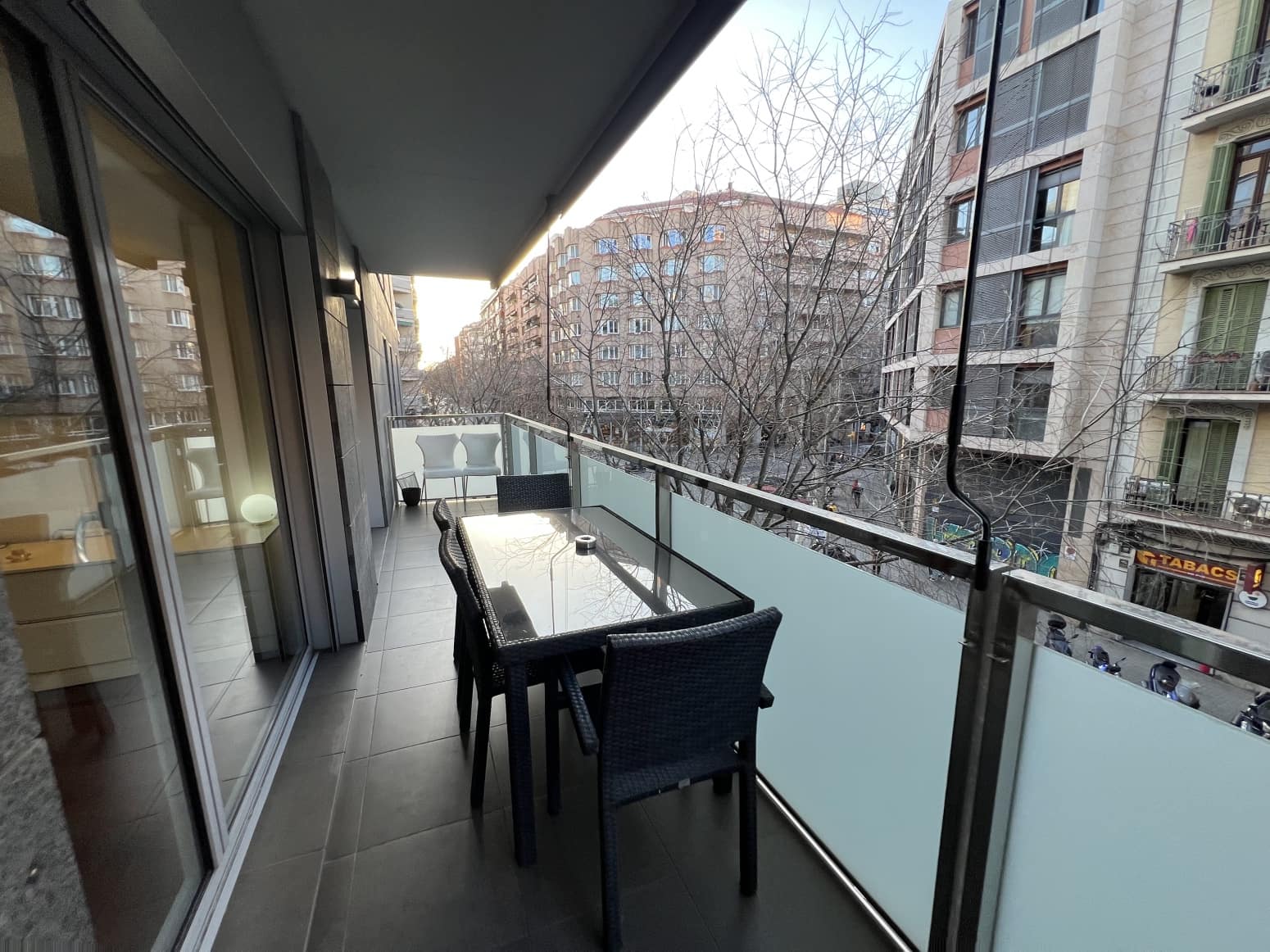 3 soveværelse Lejlighed til salg i Barcelona by - € 990.000 (Ref: 8782300)