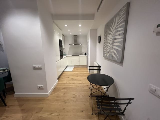 2 soveværelse Lejlighed til salg i La Nova Esquerra de L'Eixample, Barcelona by - € 650.000 (Ref: 8783028)