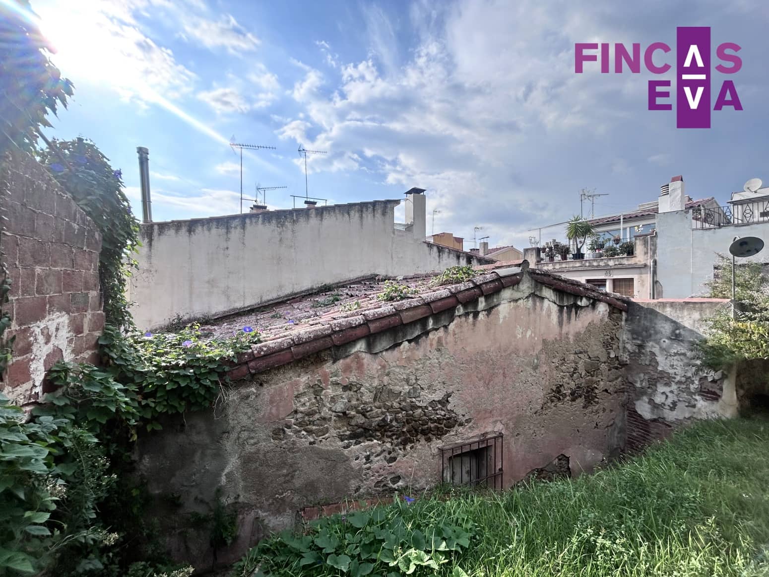 Villa for sale in Arenys de Mar - € 240,000 (Ref: 8788197)