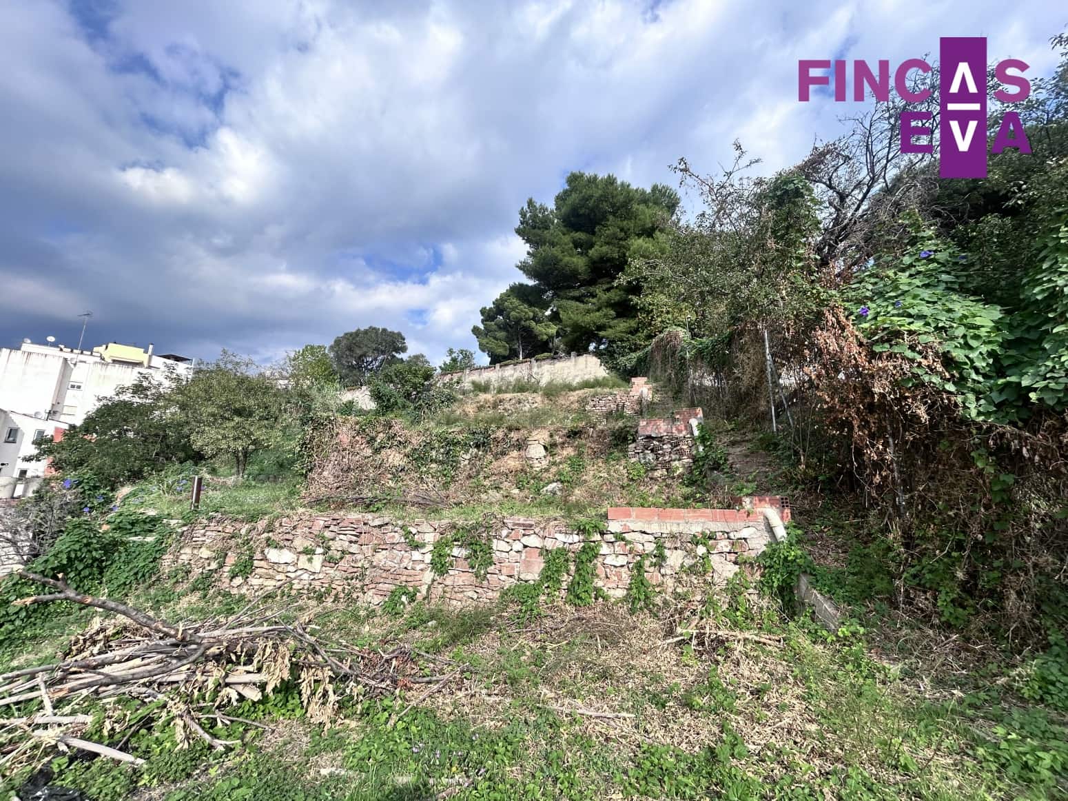 Villa for sale in Arenys de Mar - € 240,000 (Ref: 8788197)