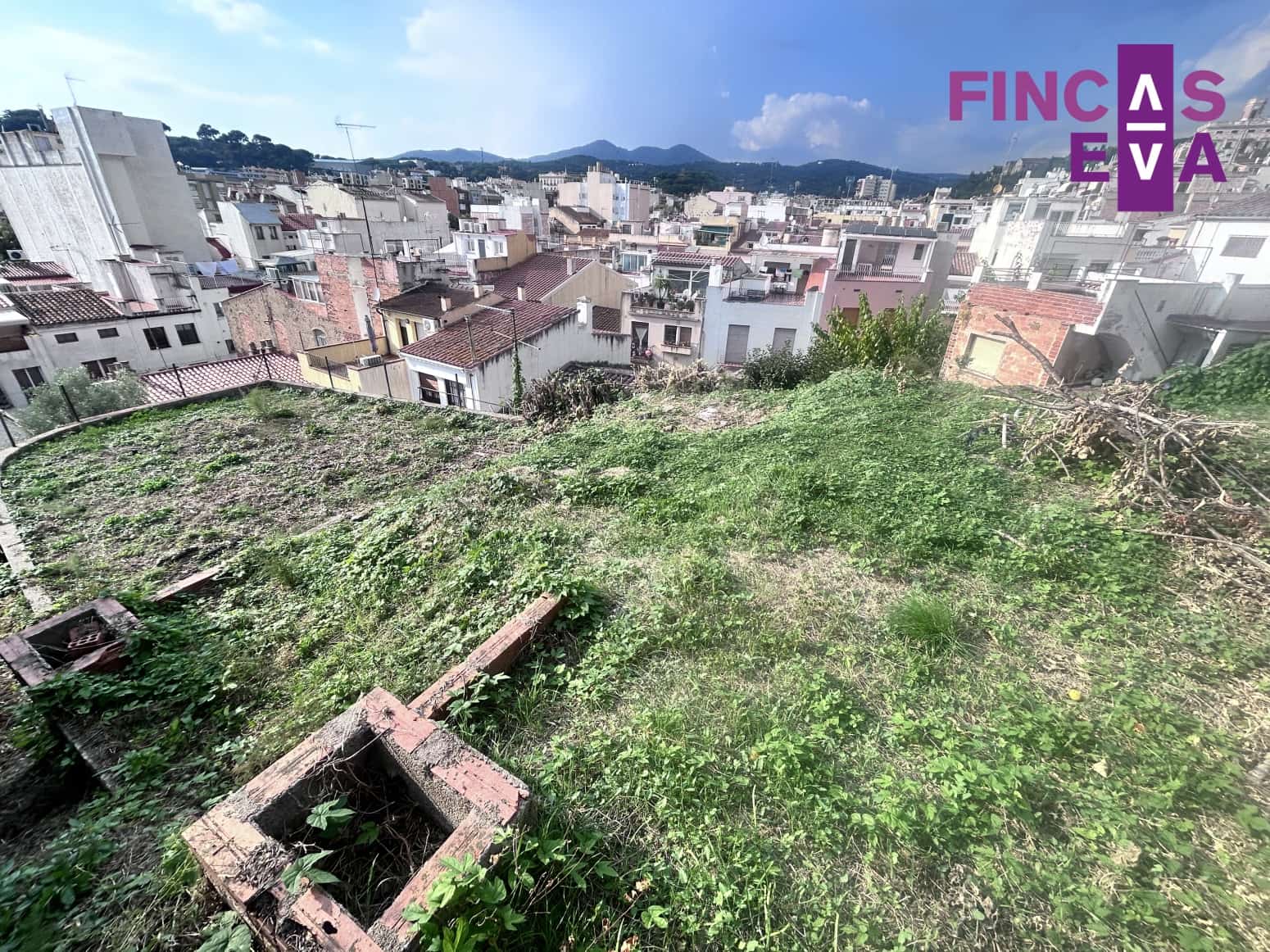 Villa for sale in Arenys de Mar - € 240,000 (Ref: 8788197)