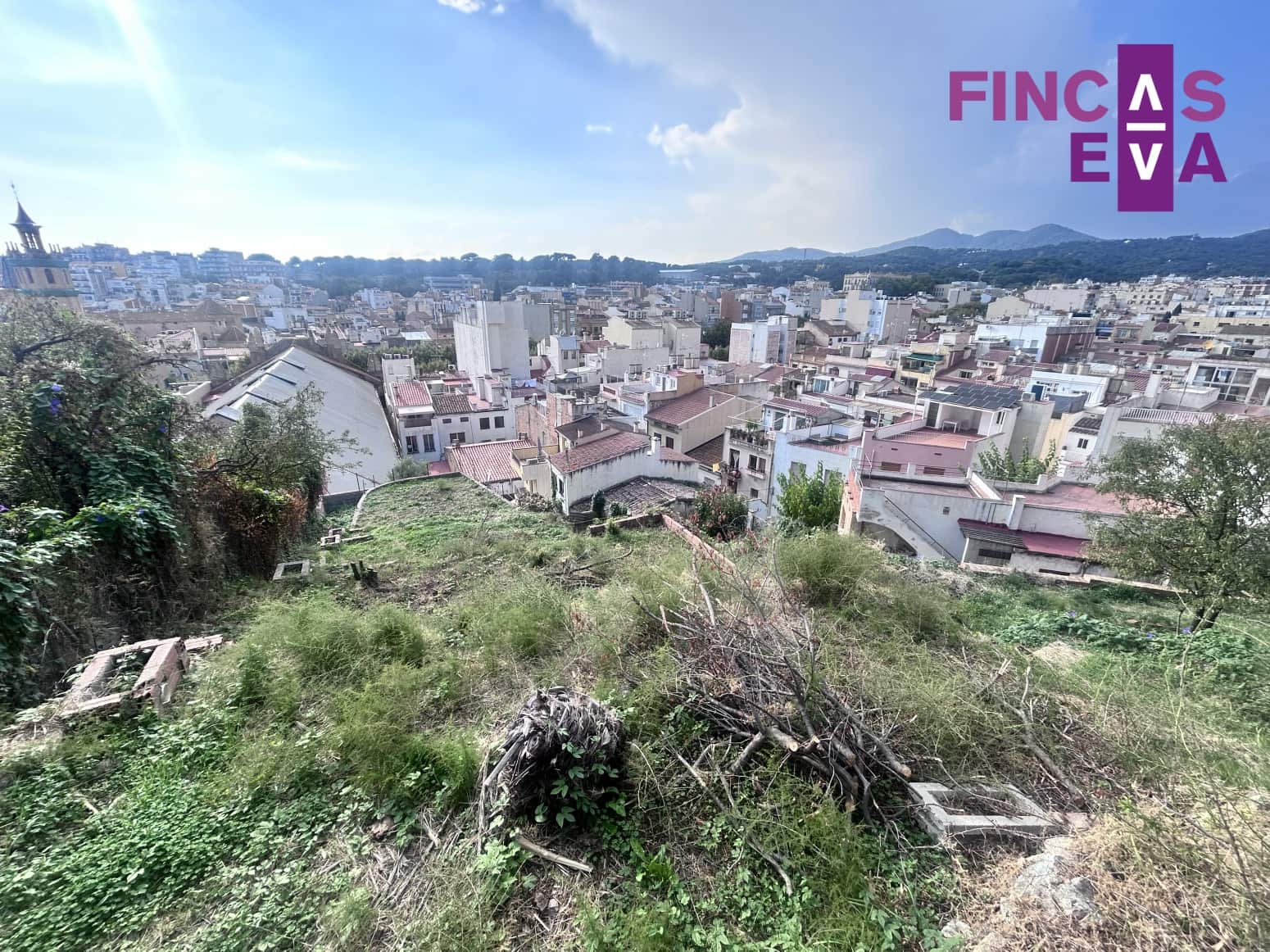 Villa for sale in Arenys de Mar - € 240,000 (Ref: 8788197)