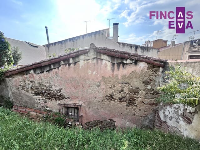 Villa for sale in Arenys de Mar - € 240,000 (Ref: 8788197)