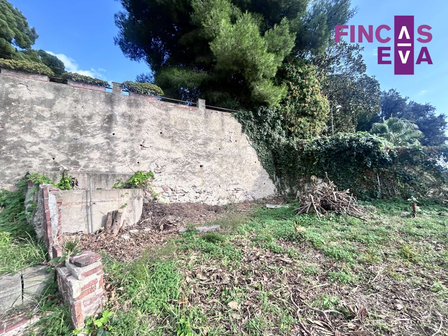 Villa for sale in Arenys de Mar - € 240,000 (Ref: 8788197)