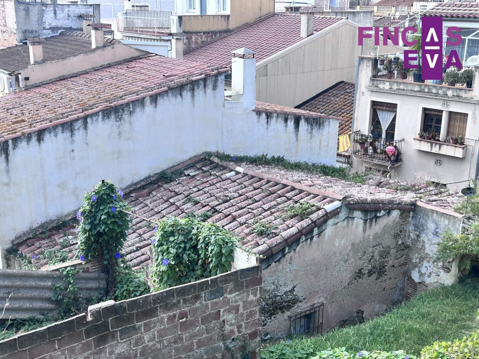 Villa for sale in Arenys de Mar - € 240,000 (Ref: 8788197)