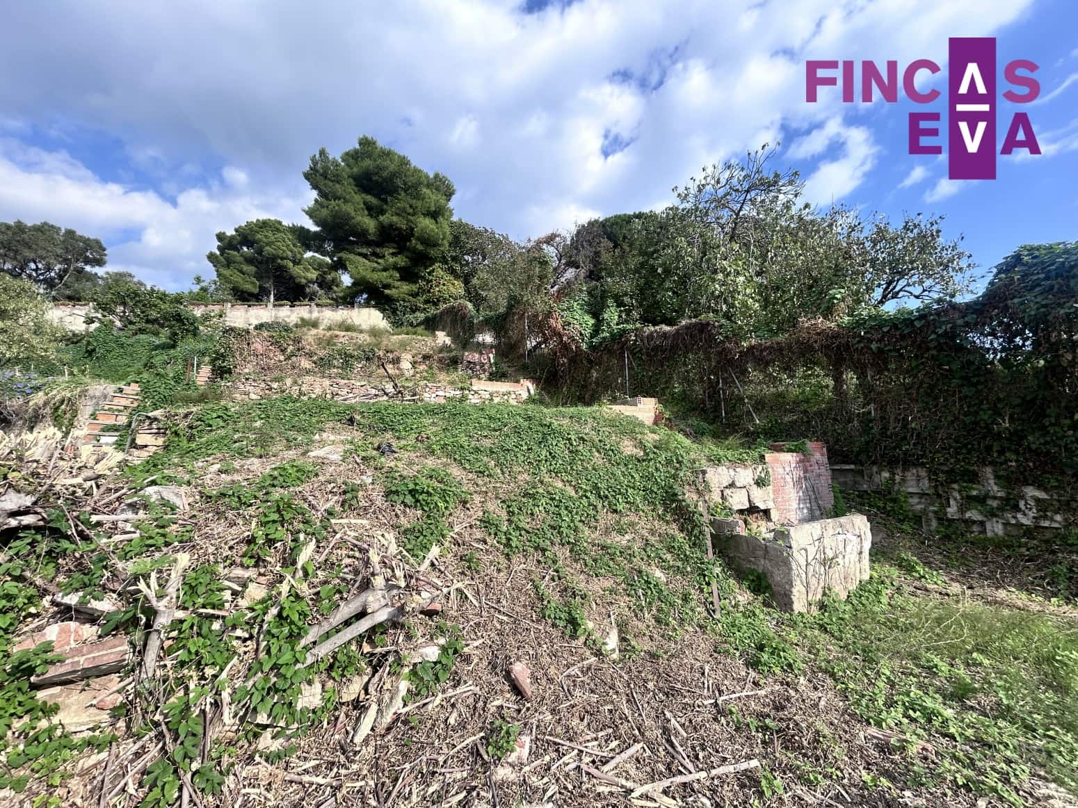 Villa for sale in Arenys de Mar - € 240,000 (Ref: 8788197)