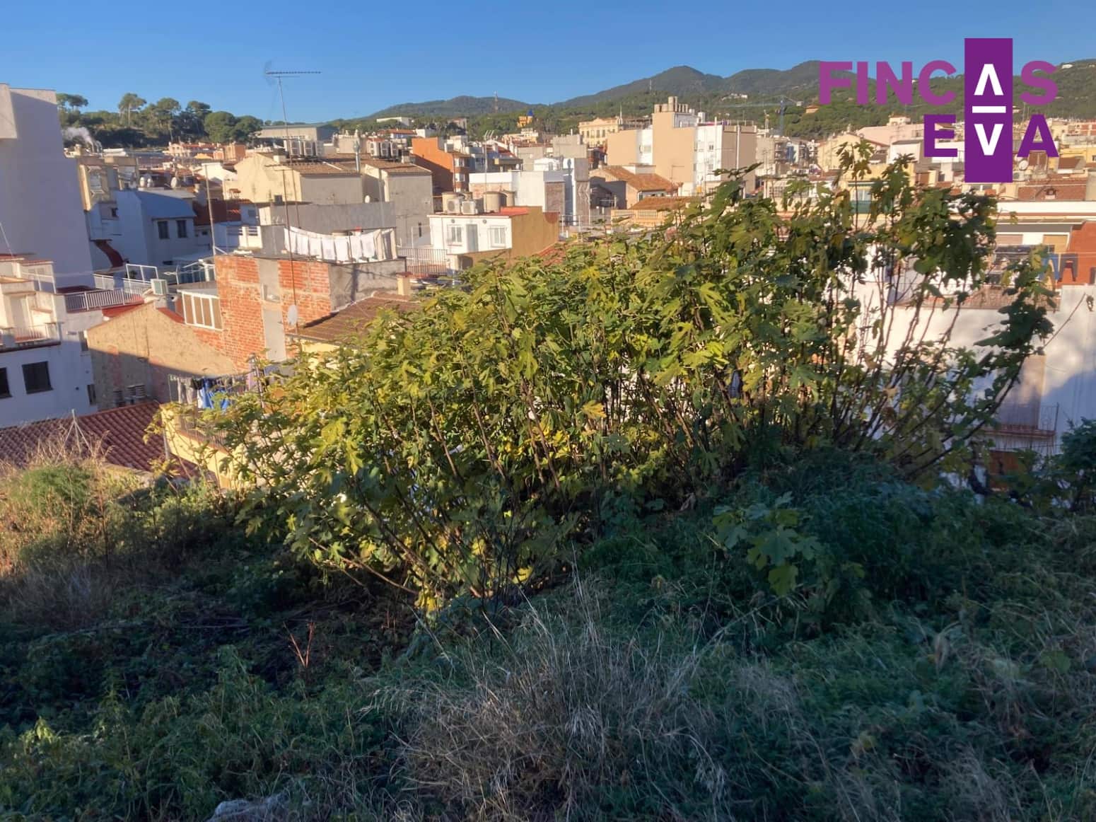 Villa for sale in Arenys de Mar - € 240,000 (Ref: 8788197)