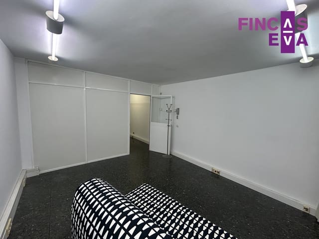 Office for sale in La Nova Esquerra de L'Eixample, Barcelona city - € 259,000 (Ref: 8824150)