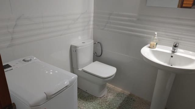 6 soverom Villa til salgs i Roda de Barà - € 260 000 (Ref: 8838045)