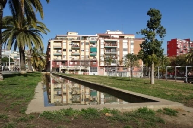 Kaupallinen myytävänä paikassa La Prosperitat, Barcelona kaupunki - 800 000 € (Ref: 8948084)