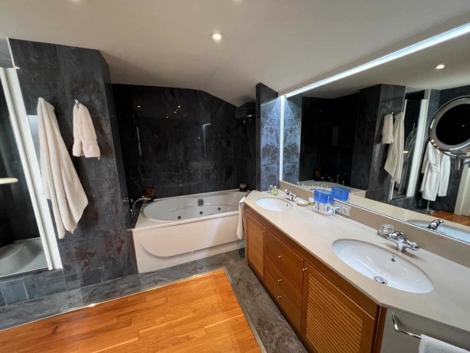 4 soveværelse Lejlighed til salg i Barcelona by med garage - € 2.497.000 (Ref: 9061948)