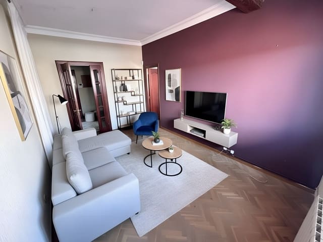 3 bedroom Flat for sale in El Baix Guinardó, Barcelona city - € 370,000 (Ref: 9115443)