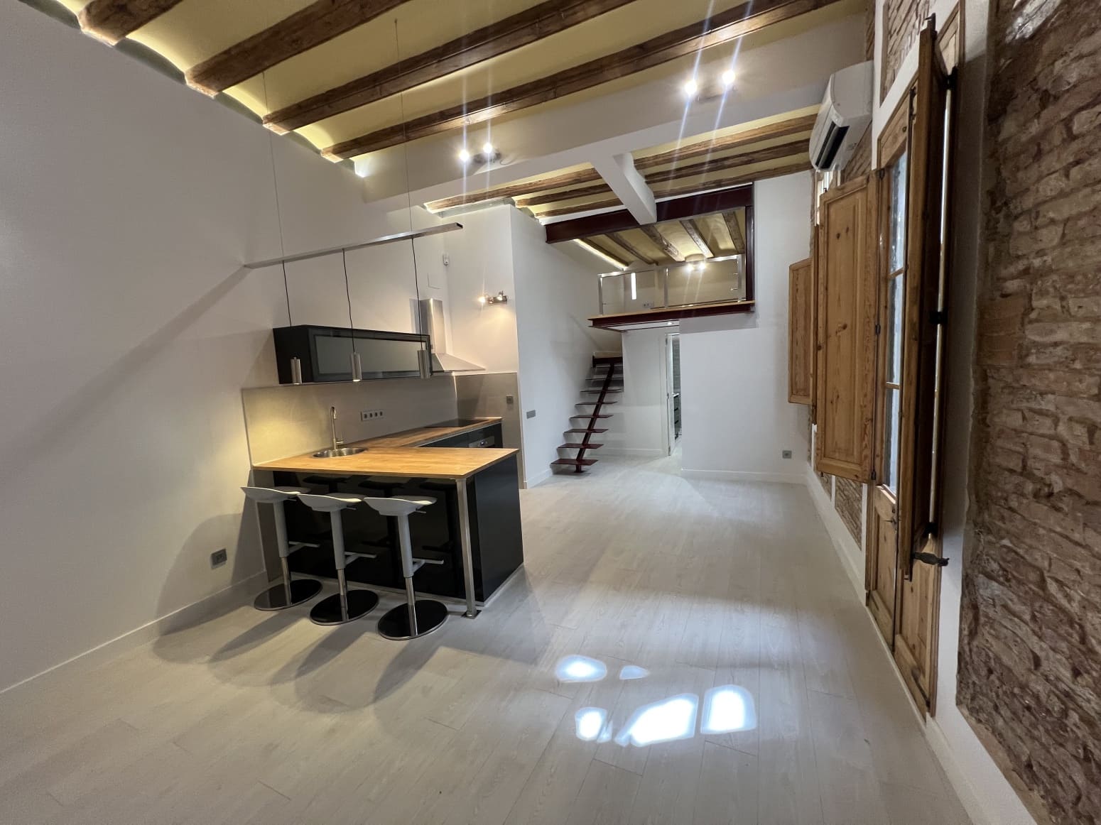 2 slaapkamer Flat te koop in Barcelona stad - € 343.790 (Ref: 9127158)