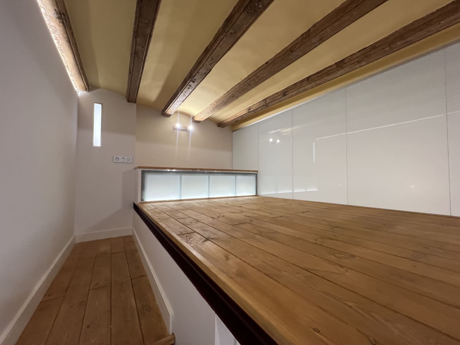 2 slaapkamer Flat te koop in Barcelona stad - € 343.790 (Ref: 9127158)