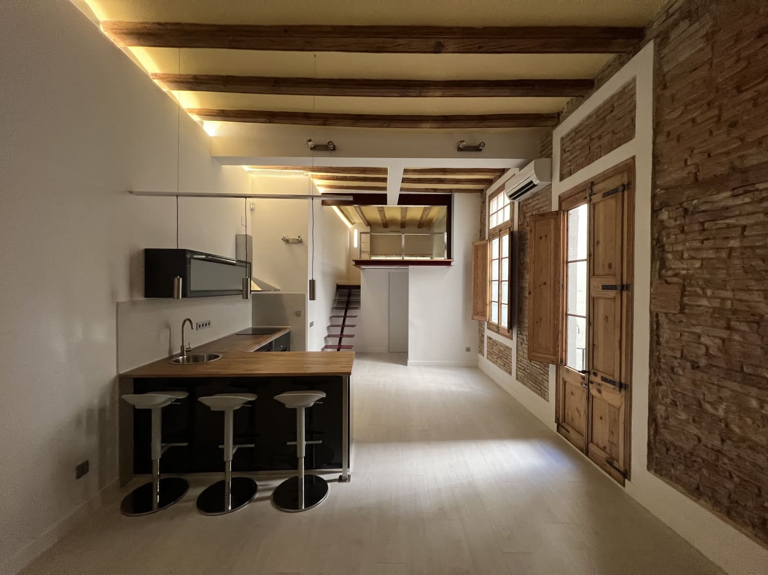2 slaapkamer Flat te koop in Barcelona stad - € 343.790 (Ref: 9127158)