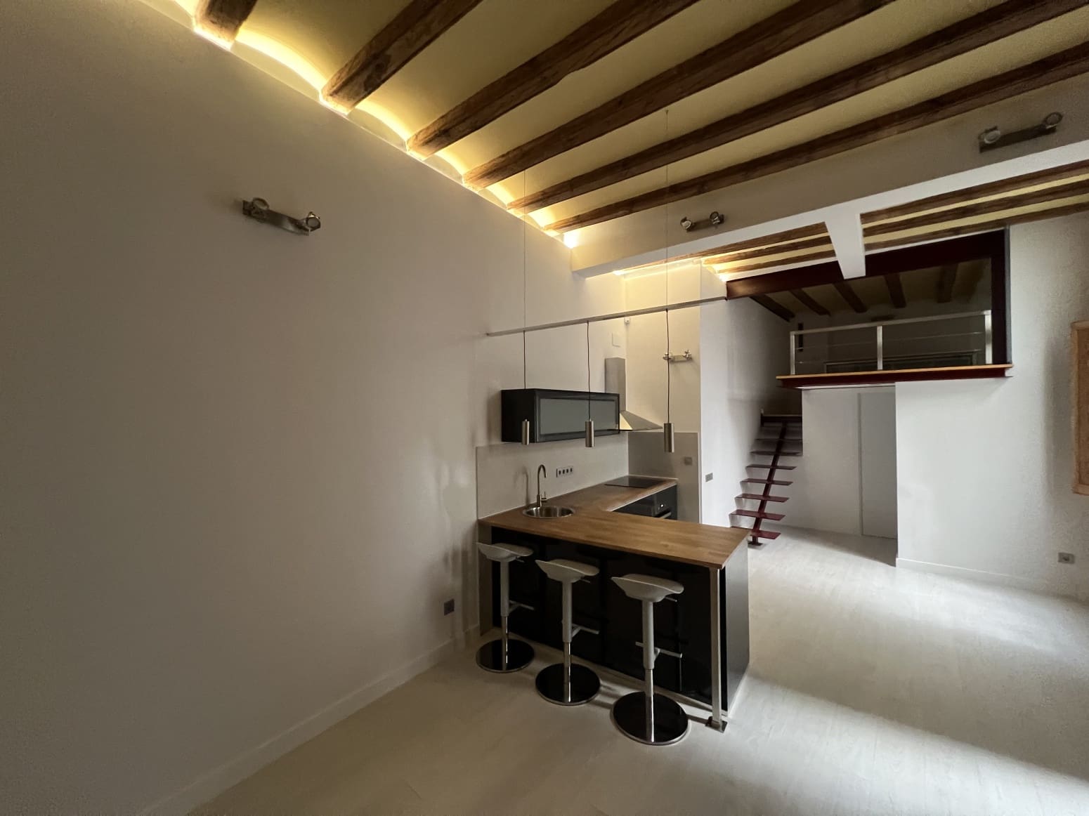 2 slaapkamer Flat te koop in Barcelona stad - € 343.790 (Ref: 9127158)