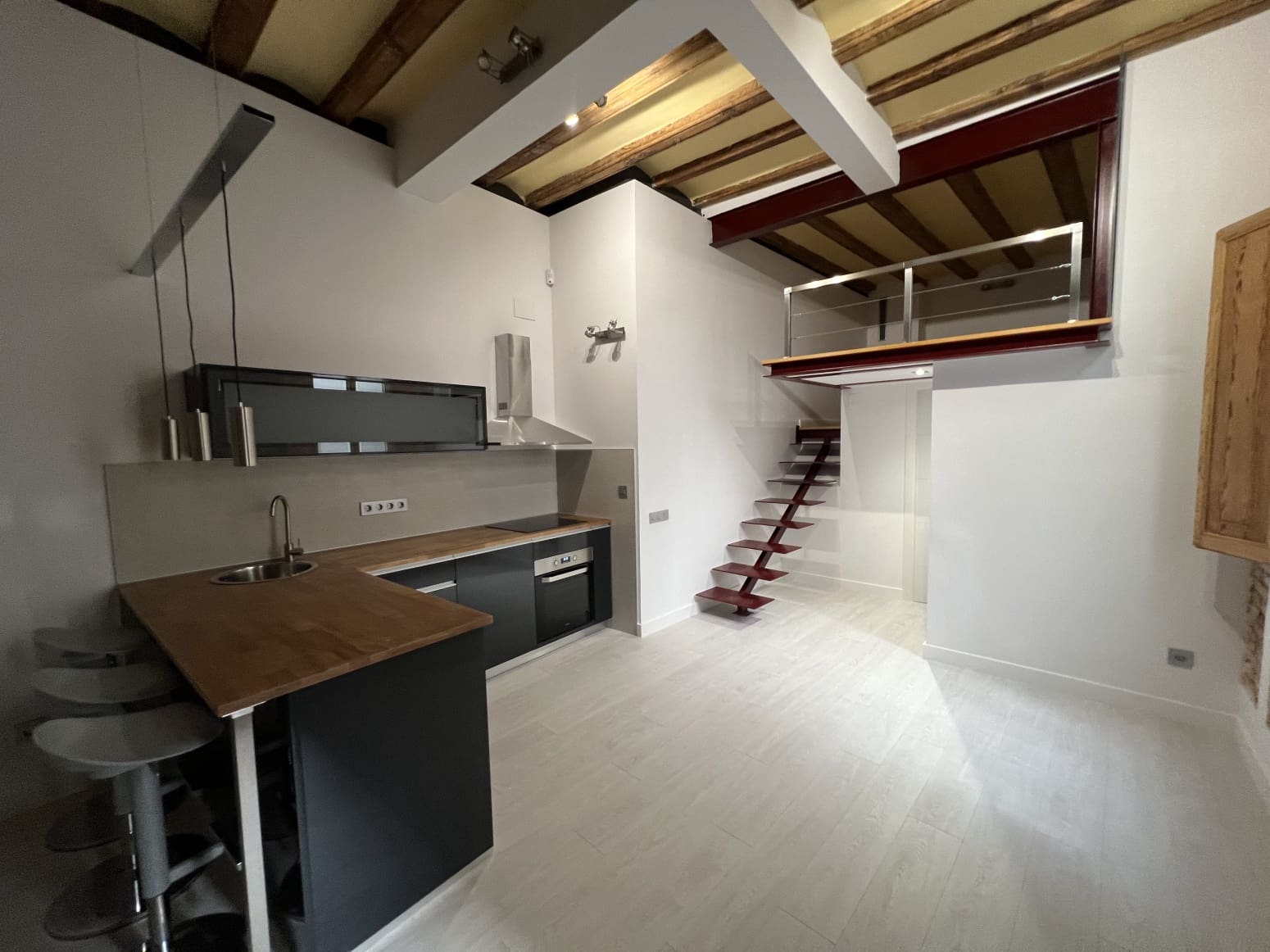 2 slaapkamer Flat te koop in Barcelona stad - € 343.790 (Ref: 9127158)