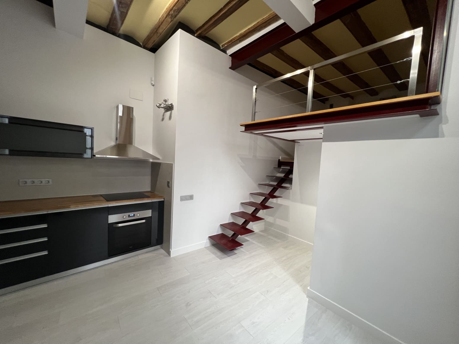 2 slaapkamer Flat te koop in Barcelona stad - € 343.790 (Ref: 9127158)