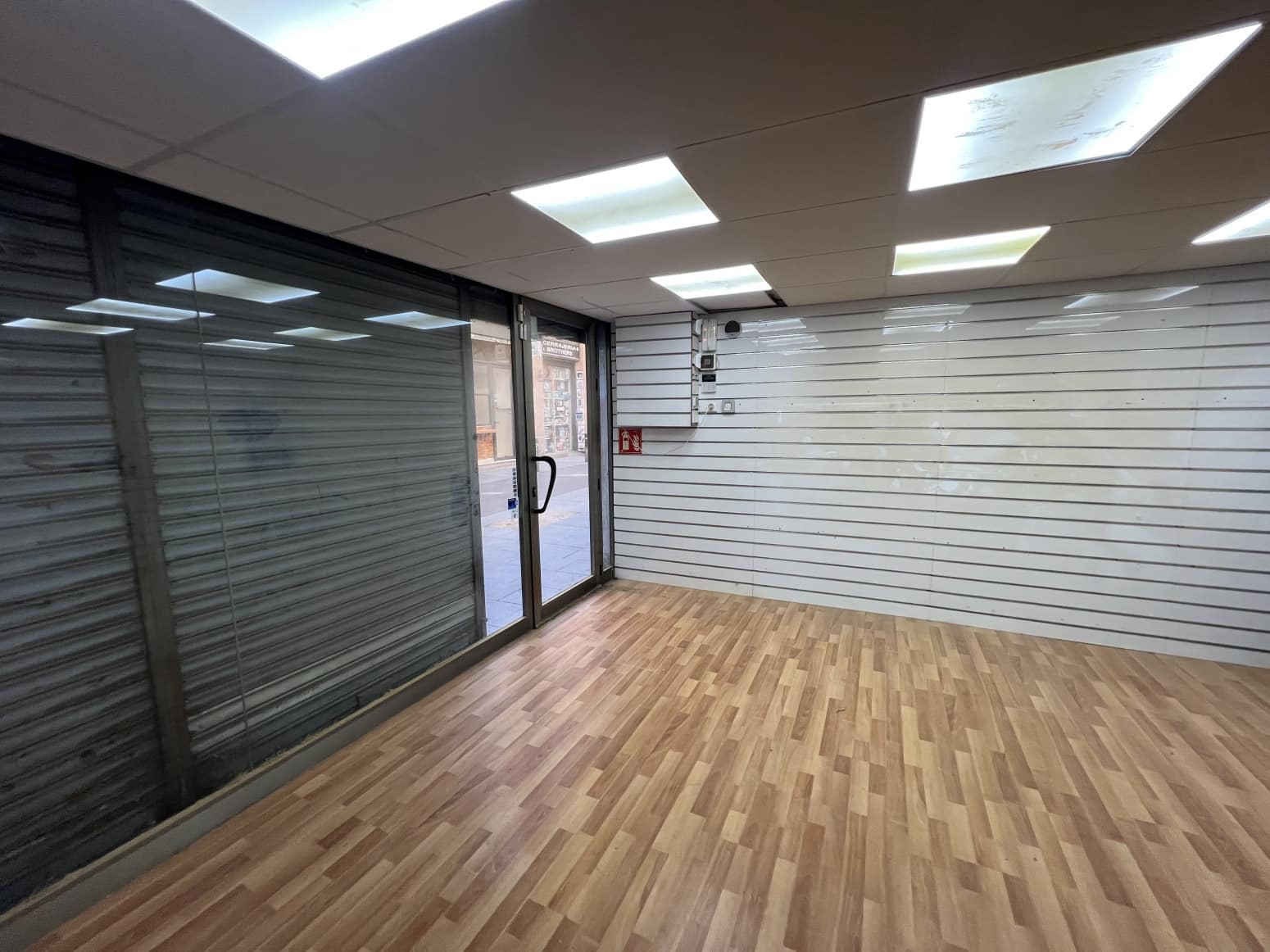 Kommersiell til salgs i Barcelona by - € 237 390 (Ref: 9127703)